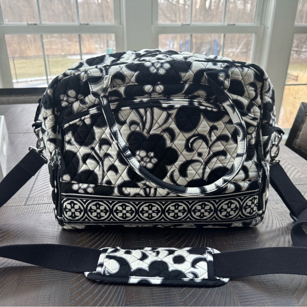 Vera Bradley “Metropolitan” Laptop Bag – Night & Day Pattern (Black & White)